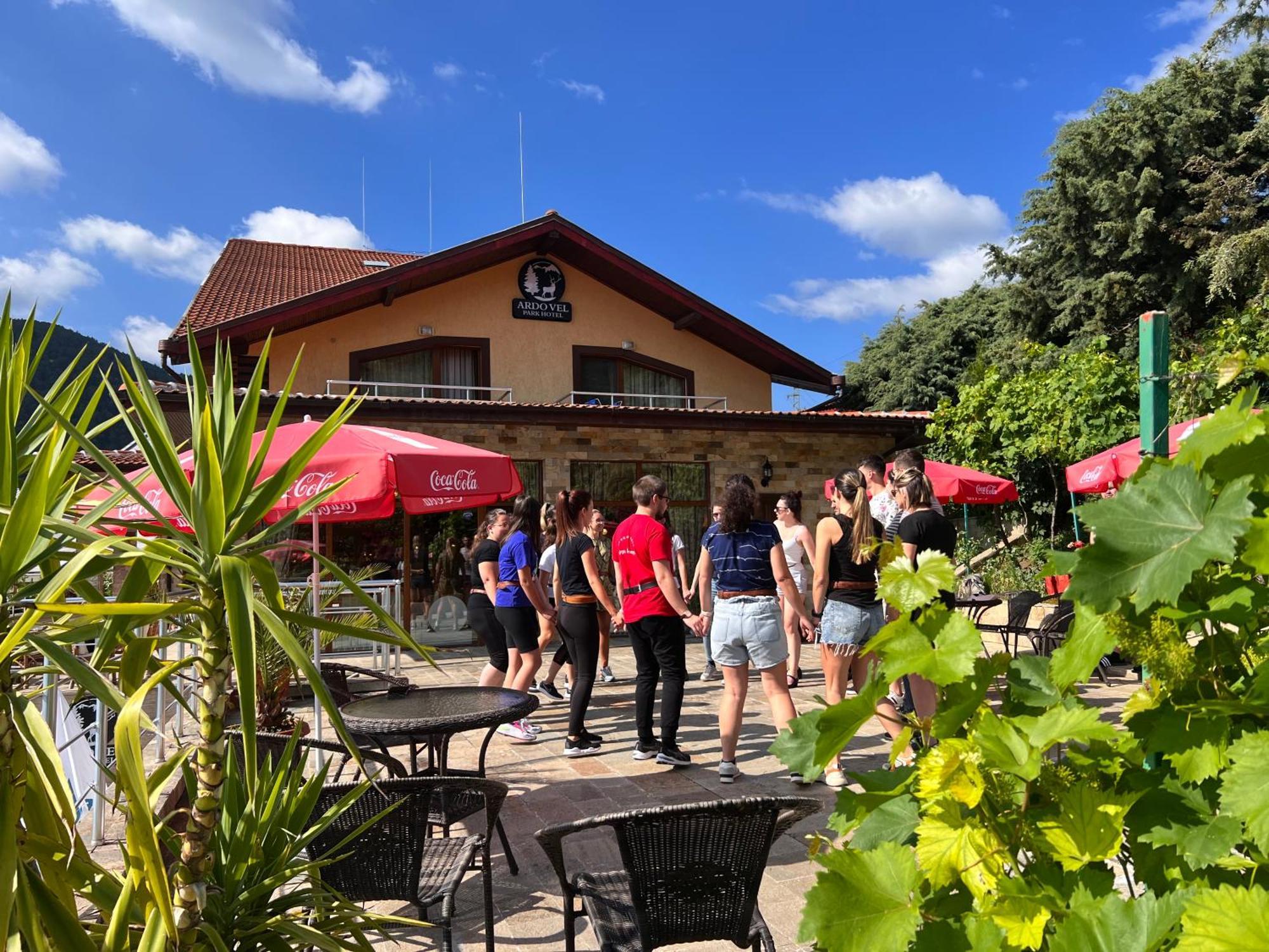 Ardovel Park Hotel Velingrad Bagian luar foto